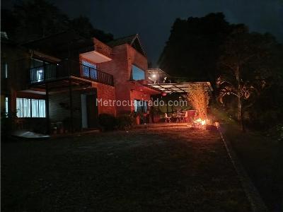 Casa de 3 alcobas en venta en Loma Del Escobero, Envigado, 300 m² · foto 17 de 17