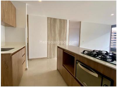 Apartaestudio en venta en El Poblado, Medellín, 56 m² · foto 2 de 13