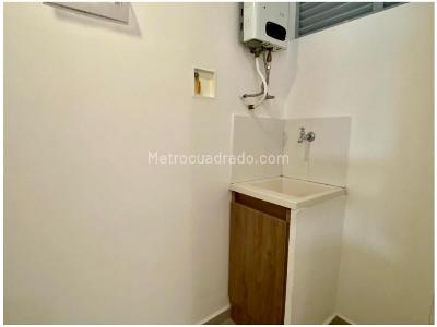 Apartaestudio en venta en El Poblado, Medellín, 56 m² · foto 9 de 13