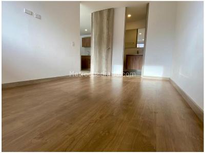 Apartaestudio en venta en El Poblado, Medellín, 56 m² · foto 12 de 13