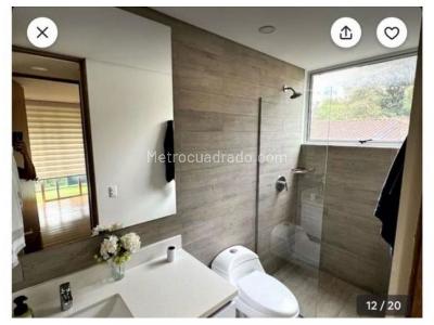 Apartamento de 2 alcobas en venta en El Poblado, Medellín, 71 m² · foto 8 de 9