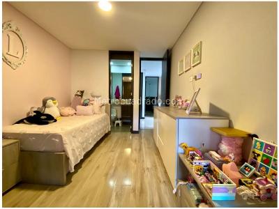 Apartamento de 3 alcobas en venta en El Poblado, Medellín, 194 m² · foto 13 de 20