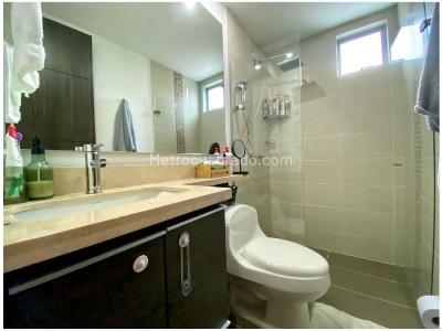 Apartamento de 3 alcobas en venta en El Poblado, Medellín, 194 m² · foto 16 de 20