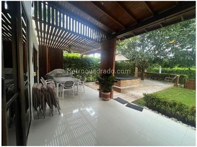 Casa de 5 alcobas en venta en Santa Fe De Antioquia, Medellín, 283 m² · foto 2 de 11