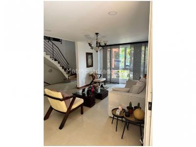 Casa de 4 alcobas en venta en Benedictinos, Envigado, 390 m² · foto 4 de 20