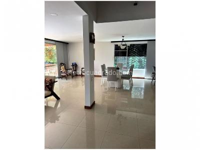 Casa de 4 alcobas en venta en Benedictinos, Envigado, 390 m² · foto 6 de 20