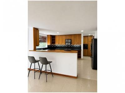 Casa de 4 alcobas en venta en Benedictinos, Envigado, 390 m² · foto 8 de 20