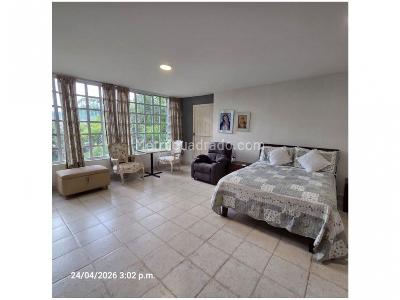 Casa de 5 alcobas en venta en El Poblado, Medellín, 480 m² · foto 7 de 10