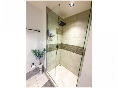Apartamento de 2 alcobas en venta en El Poblado, Medellín, 65 m² · foto 5 de 9