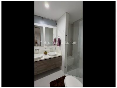 Apartamento en venta en El Poblado, Medellín · foto 6 de 15