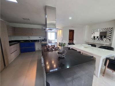Apartamento de 3 alcobas en venta en El Poblado, Medellín, 227 m² · foto 6 de 6