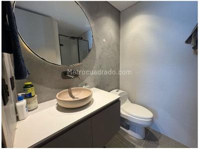 Apartamento de 2 alcobas en venta en El Poblado, Medellín, 87 m² · foto 7 de 12
