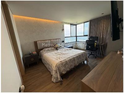 Apartamento de 2 alcobas en venta en El Poblado, Medellín, 87 m² · foto 8 de 12