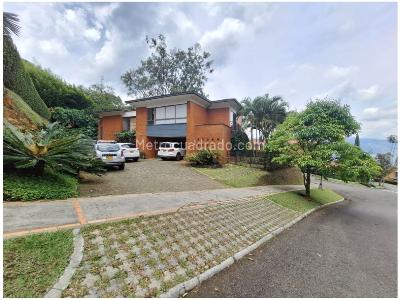 Casa de 4 alcobas en venta en El Poblado, Medellín, 709 m² · foto 3 de 20