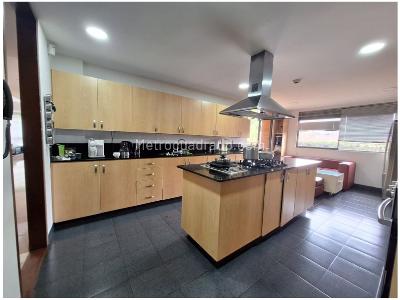 Casa de 4 alcobas en venta en El Poblado, Medellín, 709 m² · foto 12 de 20