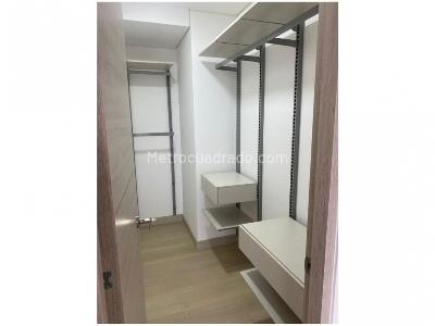 Apartamento de 2 alcobas en venta en El Poblado, Medellín, 61 m² · foto 19 de 20