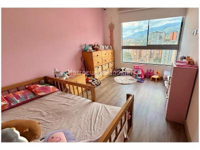 Apartamento de 3 alcobas en venta en Loma De Las Brujas, Envigado, 172 m² · foto 11 de 15