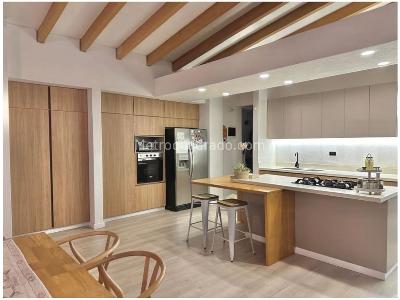 Casa de 3 alcobas en venta en Loma Del Escobero, Envigado, 300 m² · foto 6 de 15