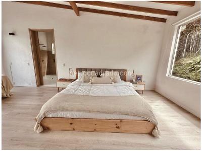 Casa de 3 alcobas en venta en Loma Del Escobero, Envigado, 300 m² · foto 12 de 15