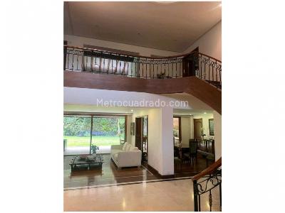 Casa de 4 alcobas en venta en El Poblado, Medellín, 523 m² · foto 2 de 8