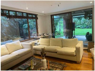 Casa de 4 alcobas en venta en El Poblado, Medellín, 523 m² · foto 4 de 8