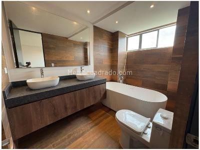 Apartamento en venta en El Poblado, Medellín · foto 8 de 14