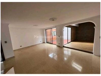 Casa de 4 alcobas en venta en La Sebastiana, Envigado, 204 m² · foto 2 de 18