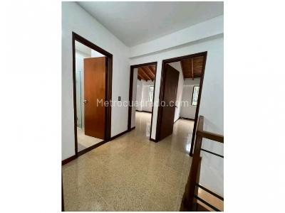 Casa de 4 alcobas en venta en La Sebastiana, Envigado, 204 m² · foto 8 de 18