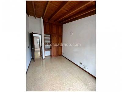 Casa de 4 alcobas en venta en La Sebastiana, Envigado, 204 m² · foto 13 de 18