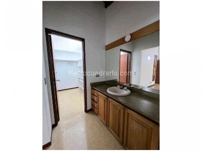 Casa de 4 alcobas en venta en La Sebastiana, Envigado, 204 m² · foto 17 de 18