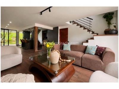 Casa de 3 alcobas en venta en Cumbres, Envigado, 260 m² · foto 3 de 12