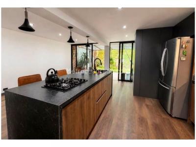 Casa de 3 alcobas en venta en Cumbres, Envigado, 260 m² · foto 4 de 12