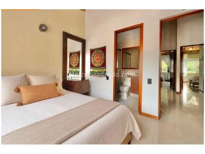 Casa de 3 alcobas en venta en Cumbres, Envigado, 260 m² · foto 11 de 12