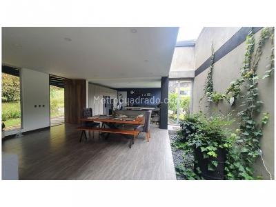 Casa de 4 alcobas en venta en Loma Del Escobero, Envigado, 514 m² · foto 3 de 20