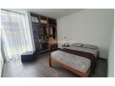 Casa de 4 alcobas en venta en Loma Del Escobero, Envigado, 514 m² · foto 10 de 20