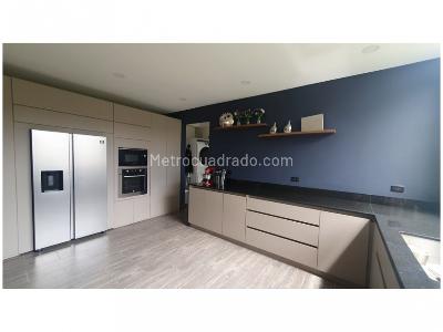 Casa de 4 alcobas en venta en Loma Del Escobero, Envigado, 514 m² · foto 13 de 20