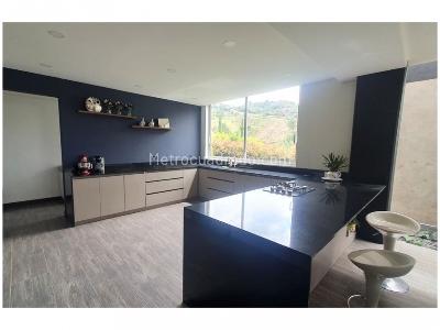 Casa de 4 alcobas en venta en Loma Del Escobero, Envigado, 514 m² · foto 15 de 20