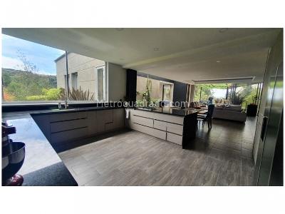 Casa de 4 alcobas en venta en Loma Del Escobero, Envigado, 514 m² · foto 18 de 20
