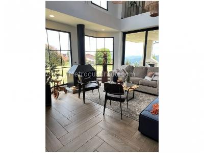 Casa de 4 alcobas en venta en Campestre Loma El Escobero, Envigado, 245 m² · foto 3 de 20