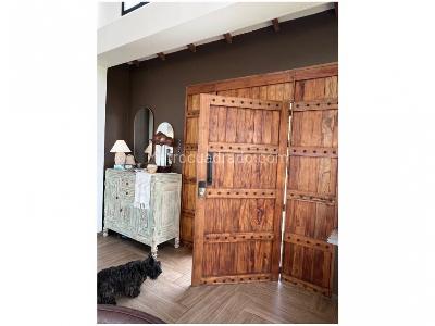 Casa de 4 alcobas en venta en Campestre Loma El Escobero, Envigado, 245 m² · foto 16 de 20