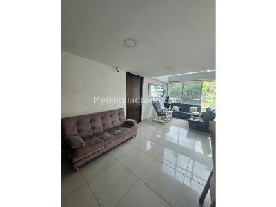 Apartamento de 2 alcobas en venta en Zona Alta Del Poblado, Medellín, 168 m² · foto 4 de 11