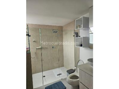Apartamento de 2 alcobas en venta en Zona Alta Del Poblado, Medellín, 168 m² · foto 8 de 11