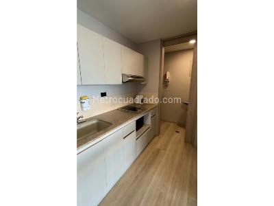 Apartamento de 2 alcobas en venta en El Poblado, Medellín, 77 m² · foto 6 de 10