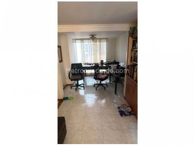 Apartamento de 4 alcobas en venta en Loma De Los Bernal, Medellín, 100 m² · foto 9 de 14