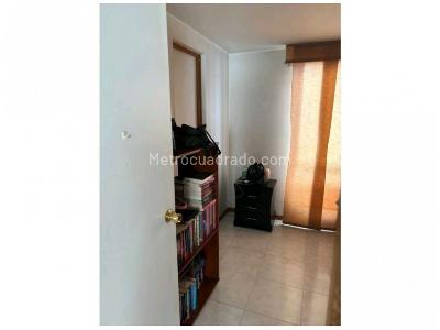 Apartamento de 4 alcobas en venta en Loma De Los Bernal, Medellín, 100 m² · foto 10 de 14