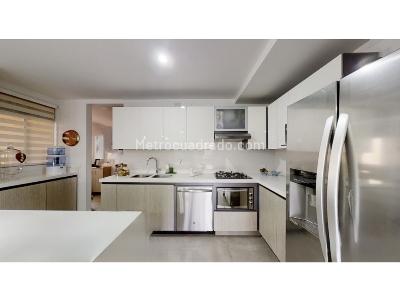 Apartamento de 3 alcobas en venta en Loma De Las Brujas, Envigado, 153 m² · foto 3 de 5