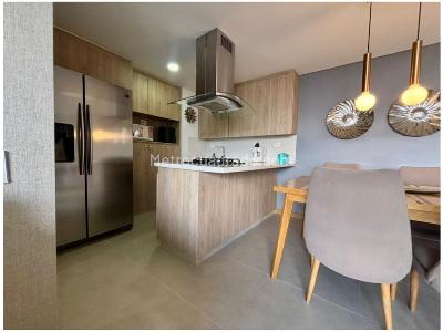 Apartamento de 2 alcobas en venta en El Poblado, Medellín, 78 m² · foto 4 de 18