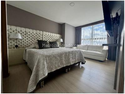 Apartamento de 2 alcobas en venta en El Poblado, Medellín, 78 m² · foto 13 de 18