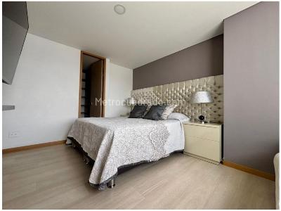 Apartamento de 2 alcobas en venta en El Poblado, Medellín, 78 m² · foto 16 de 18