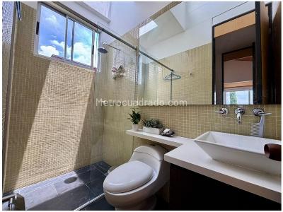 Casa de 4 alcobas en venta en Montessori, Envigado, 345 m² · foto 14 de 20